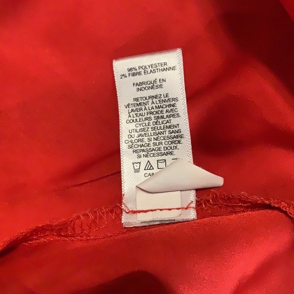 Express Size Small Red Women's Scarlet V-Neck Blouse. Preloved - Picture 4 of 5